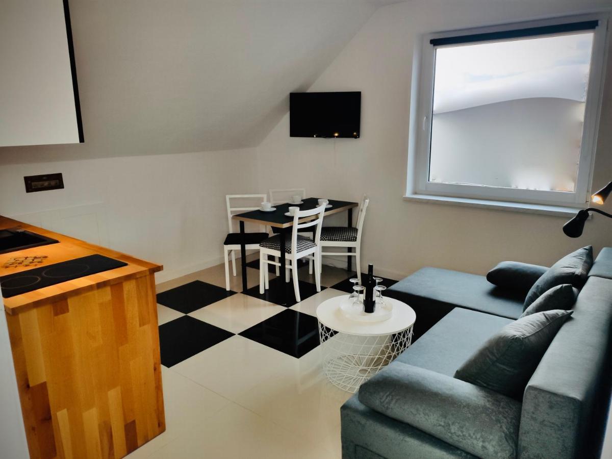 Iwona Pokoje Apartamenty Karwia Exterior photo