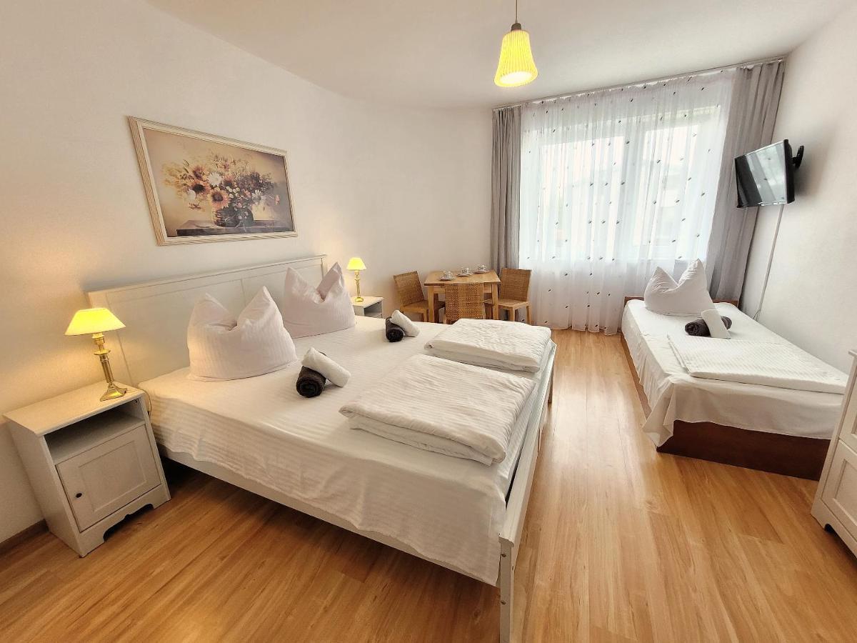 Iwona Pokoje Apartamenty Karwia Exterior photo