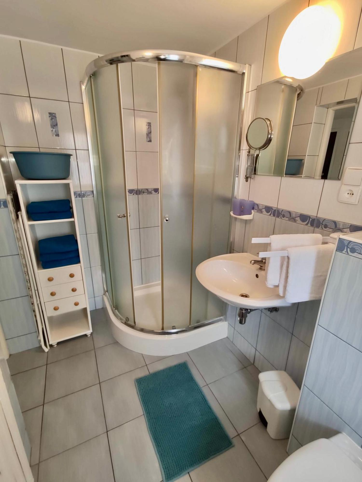 Iwona Pokoje Apartamenty Karwia Room photo